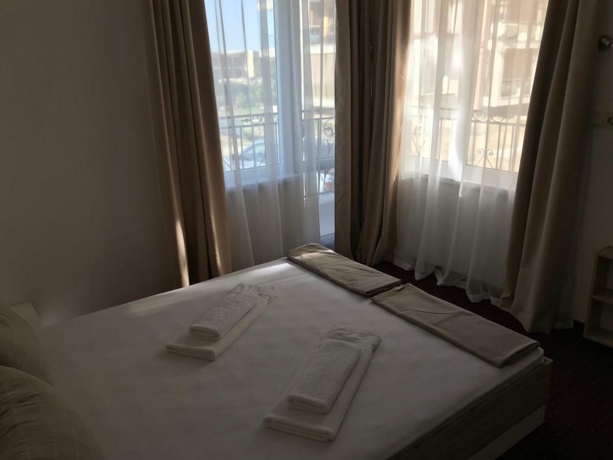 Guest House Theona Obzor Bagian luar foto