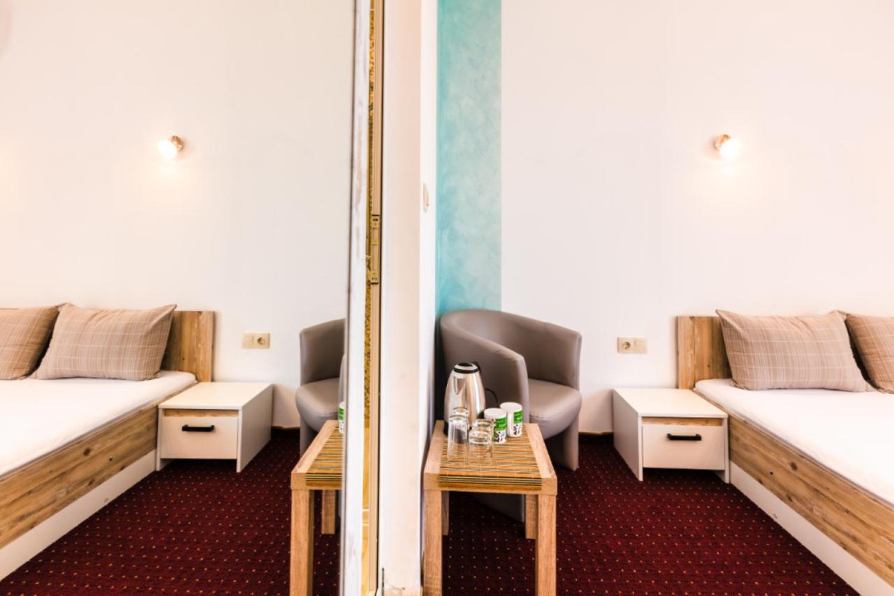 Guest House Theona Obzor Bagian luar foto