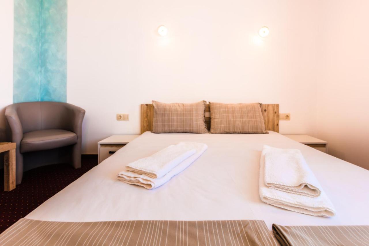 Guest House Theona Obzor Bagian luar foto