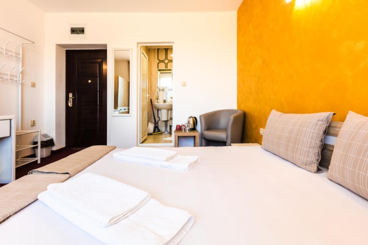 Guest House Theona Obzor Bagian luar foto