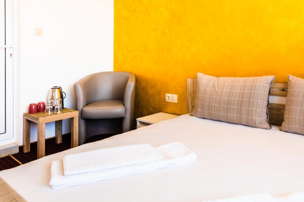 Guest House Theona Obzor Bagian luar foto