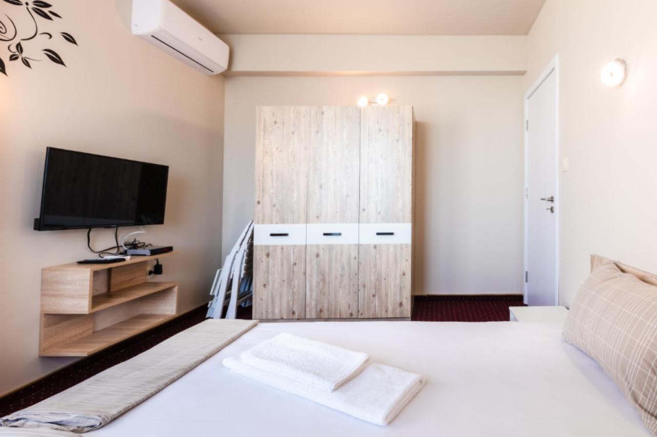 Guest House Theona Obzor Bagian luar foto